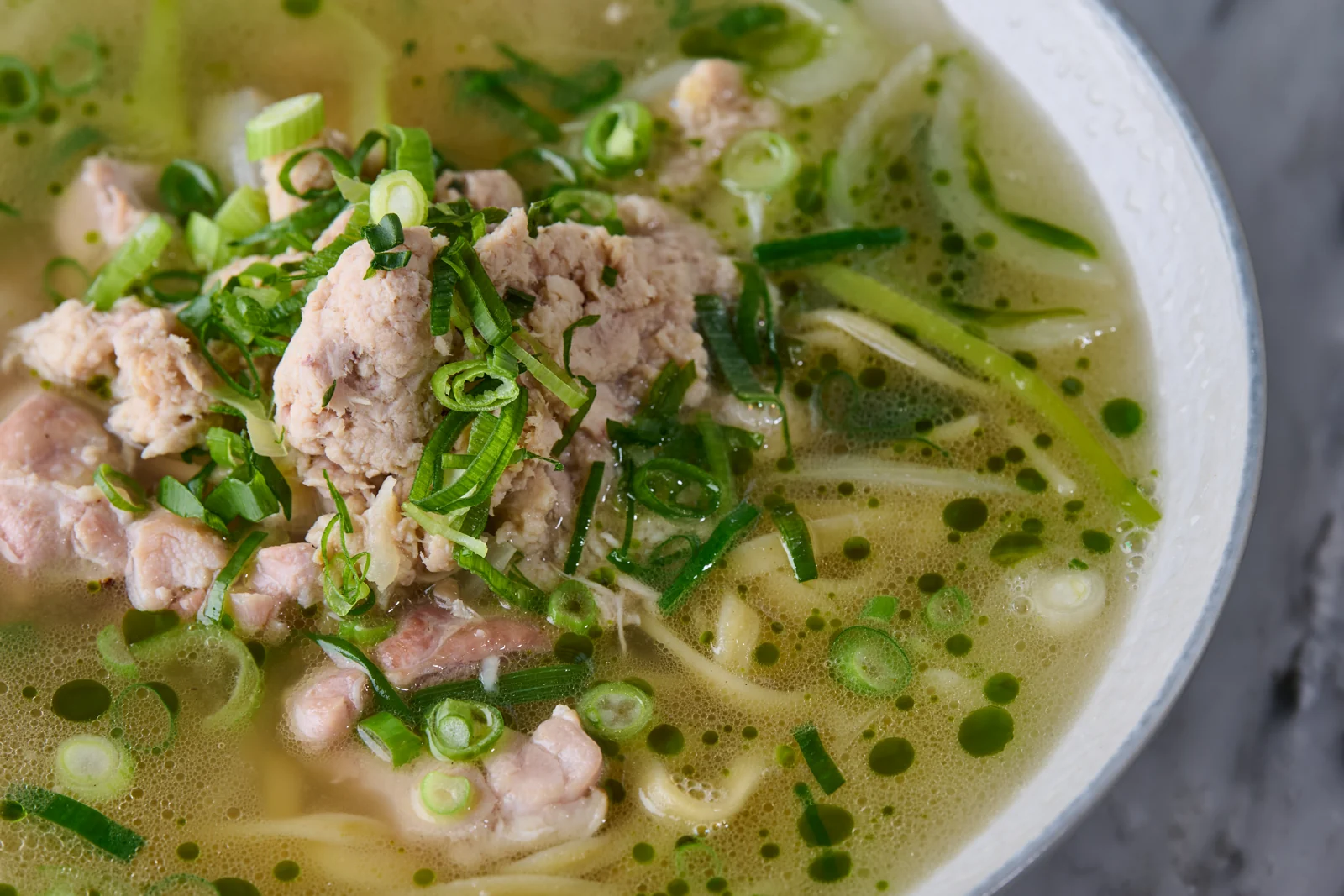 Dak Kalguksu · 닭칼국수 · SAMSO